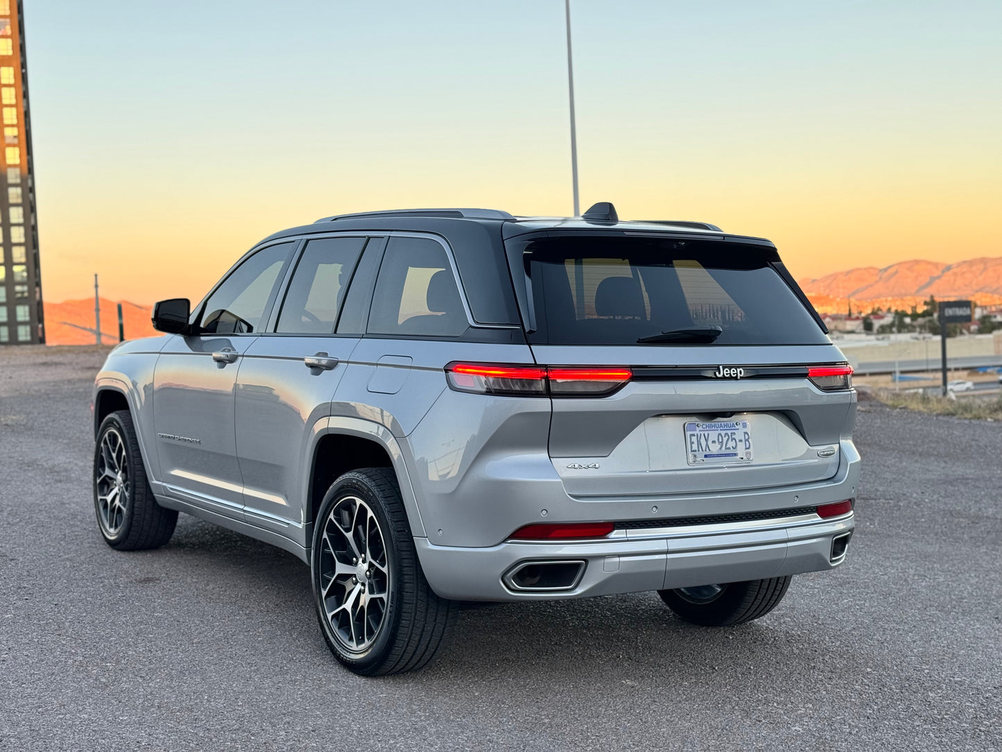 2024 JEEP GRAND CHEROKEE SUMMIT