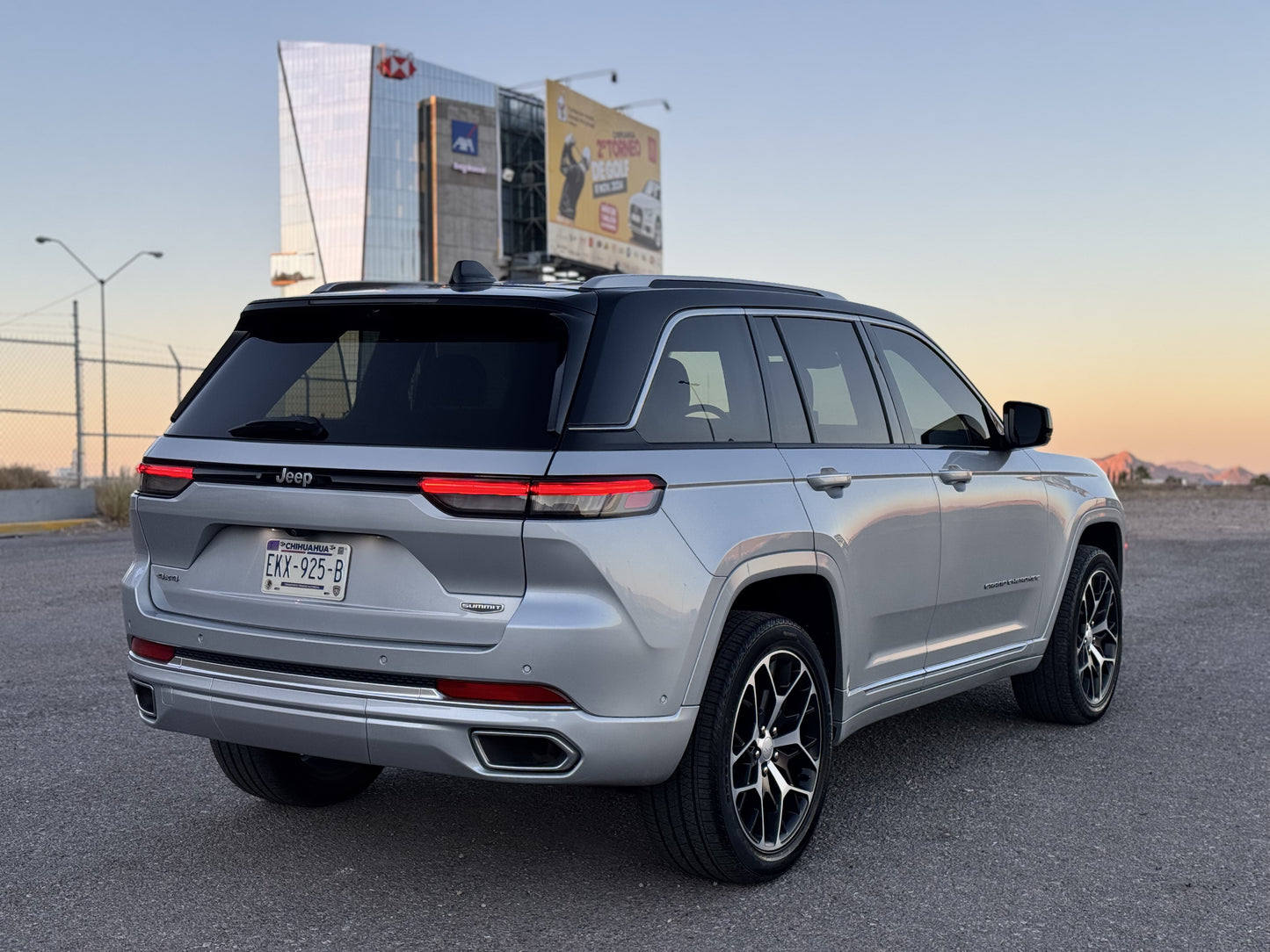 2024 JEEP GRAND CHEROKEE SUMMIT