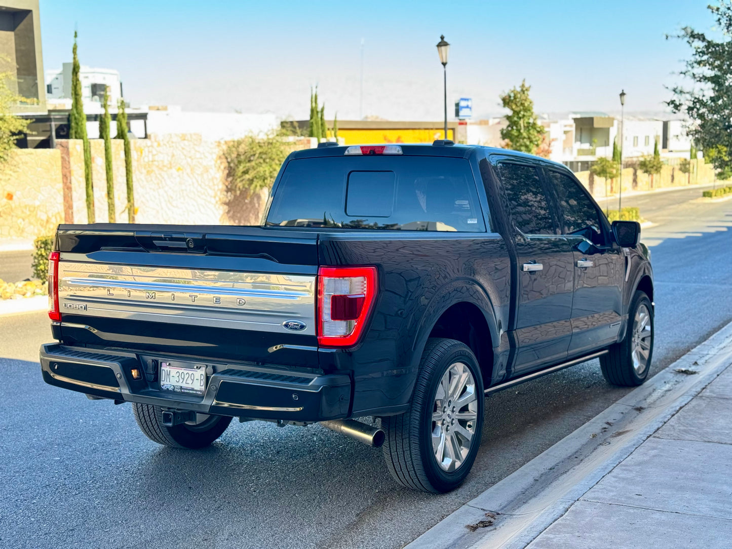 2023 FORD LOBO LIMITED